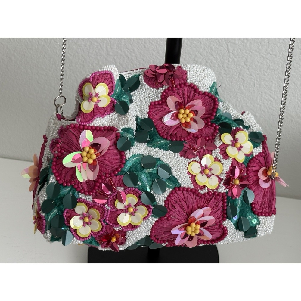 NWT Handcrafted in India Beaded Sequin Floral Purse Pink With Chain